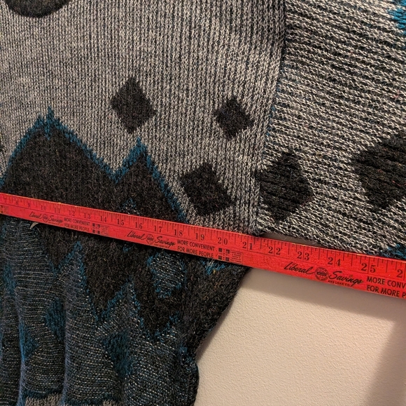 Vintage Sweater - Picture 2 of 7